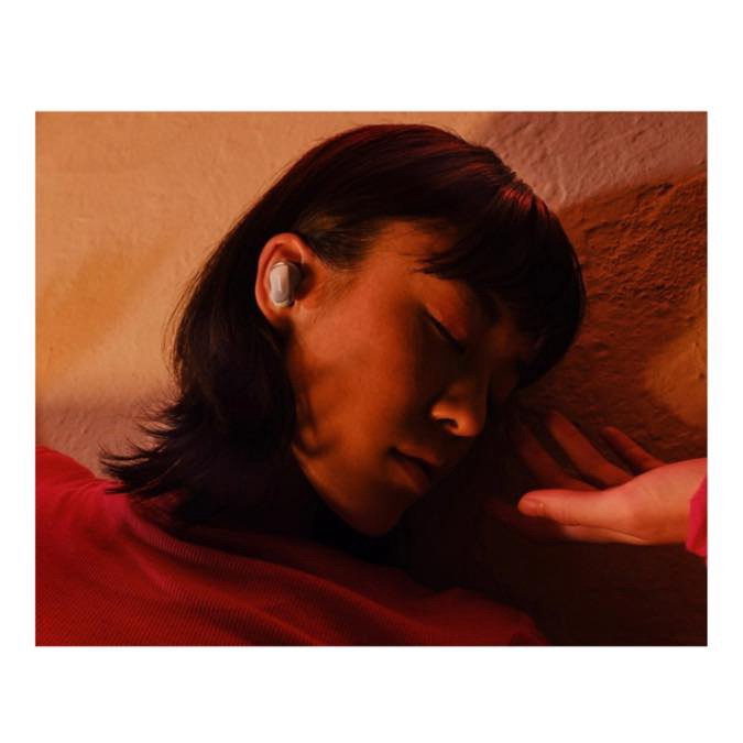 BOSE QuietComfort Ultra Earbuds - écouteurs à réduction de bruit dotés d'une technologie de son spatial révolutionnaire et du son immersif Bose, Blanc Nuage – Image 4