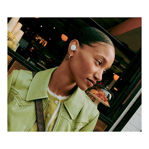 Bose QuietComfort Earbuds 2e Génération - Écouteurs sans fil, 8,5h d’autonomie – Réduction de bruit – Modes d’écoute multiples – Blanc Fumée – Image 2