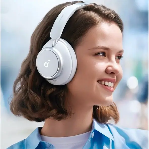 Soundcore Space Q45 - Casque sans fil avec micro, 50h d’autonomie – Bluetooth – réduction active du bruit – Blanc – Fil en option – A3040G21 – Image 2