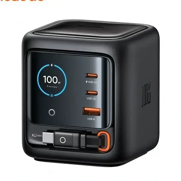 Chargeur adaptateur Mcdodo FreeGo Pro- 100W – Câble rétractable Type-C de 100cm – 2 ports Type-C et 1 port USB intégrés – Écran TFT d’affichage intégré – CH-1391